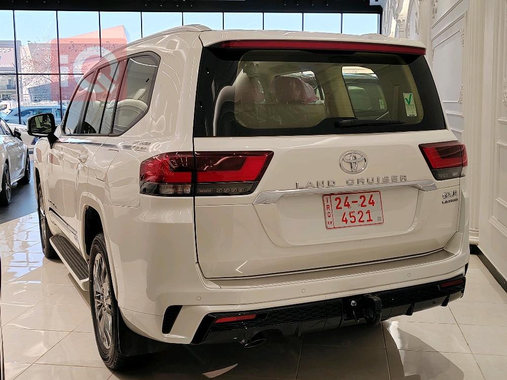 تۆیۆتا لاند کروزەر